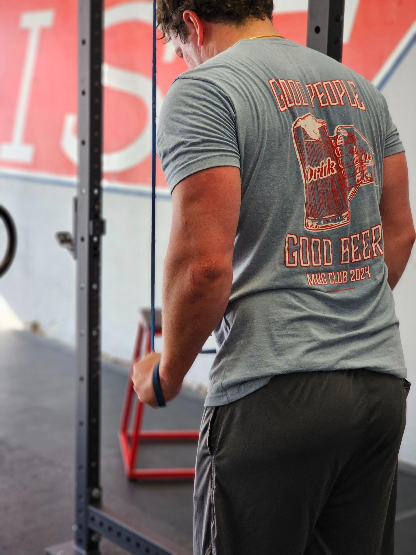 Rise member training under the squat rack in Lebanon